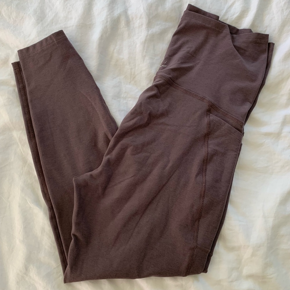 XL Beyond Yoga - Spacedye Love the Bump Maternity Pocket Midi Legging